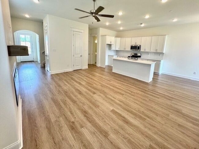 Building Photo - Now Leasing at Cedar Bluff – 4BR Townhomes...