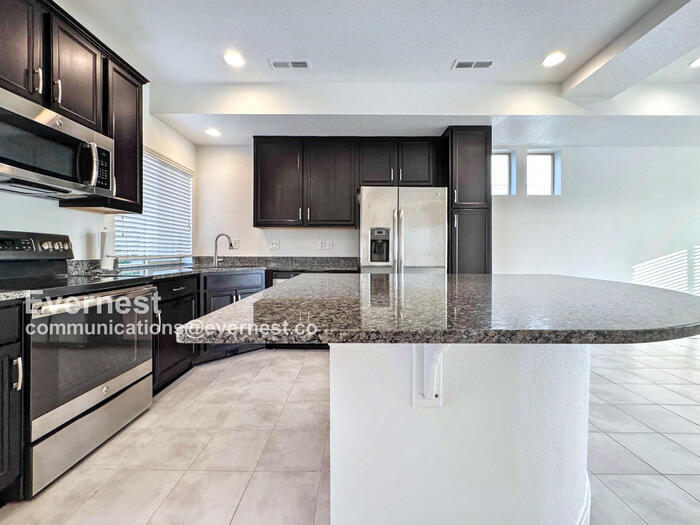 Foto principal - 4876 Halifax Ct
