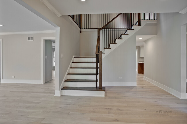 Building Photo - 688 Thompson's Way