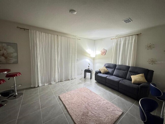 Foto del edificio - 2369 Penguin Blvd