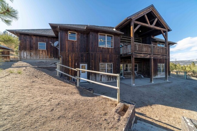 Building Photo - 3811 Deer Park Dr