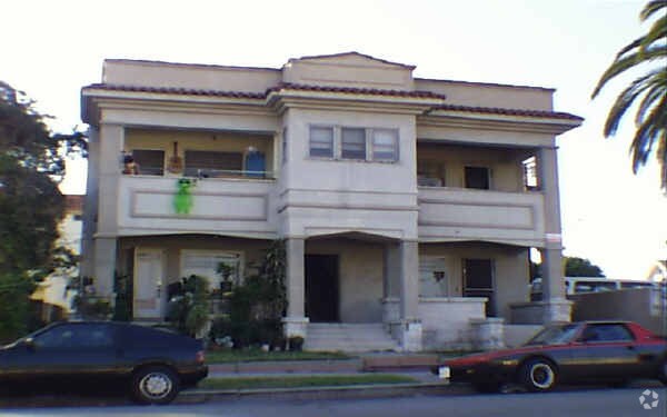 Foto del edificio - 1131-1137 N Cabrillo Ave