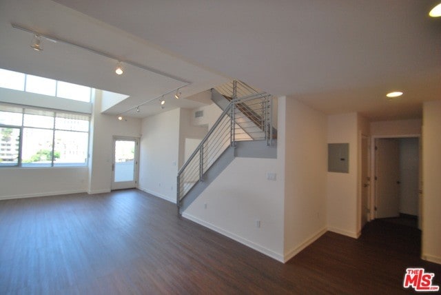 Building Photo - 1619 N La Brea Ave