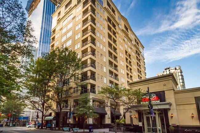 Building Photo - 230 S Tryon St