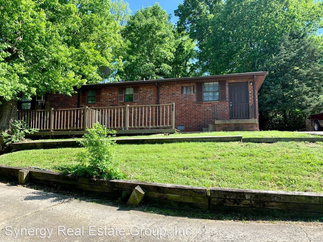 Foto principal - 2 br, 1 bath House - 411 Cedarvalley Drive