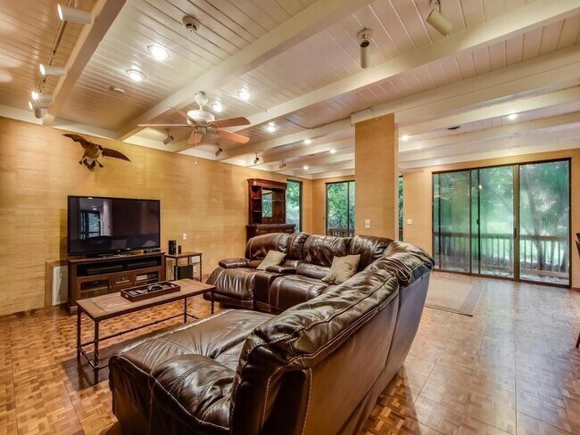 Foto del edificio - 800 Leonard St