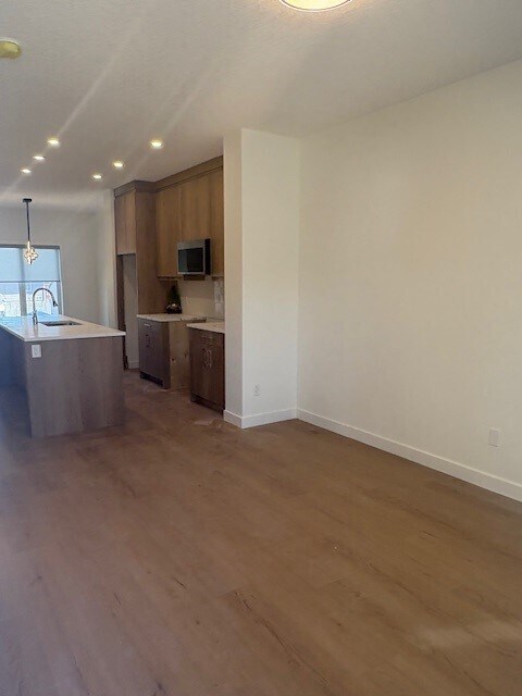 Photo du bâtiment - Showing now booking - 920 35 Street SE Calgary-