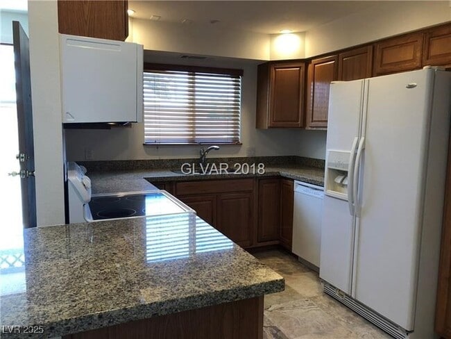 Building Photo - 1850 Center St