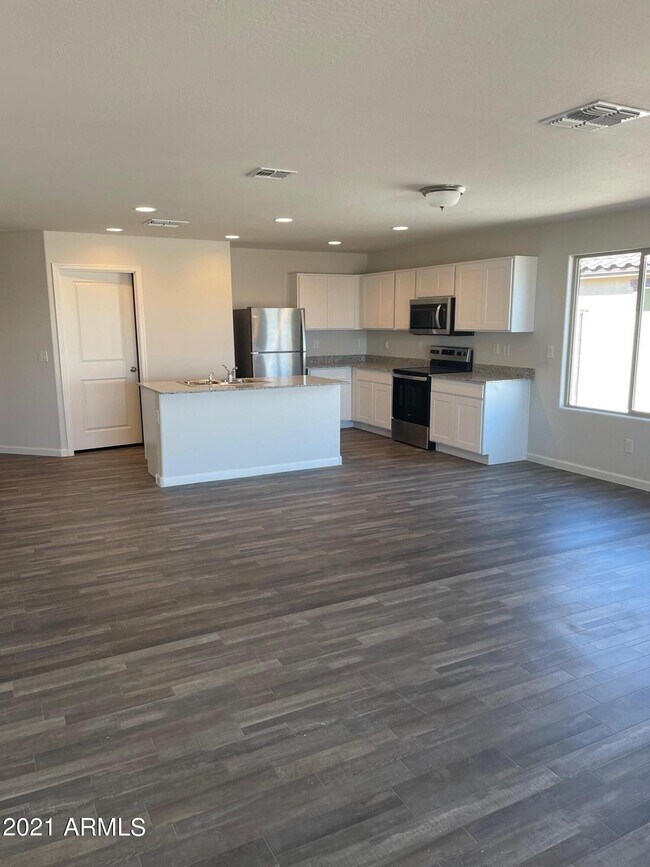 Building Photo - 836 S Parker Pl