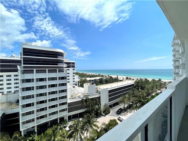 Building Photo - Live where Lincoln Road meets the Ocean in a full service resort-style condominium in South Beach!