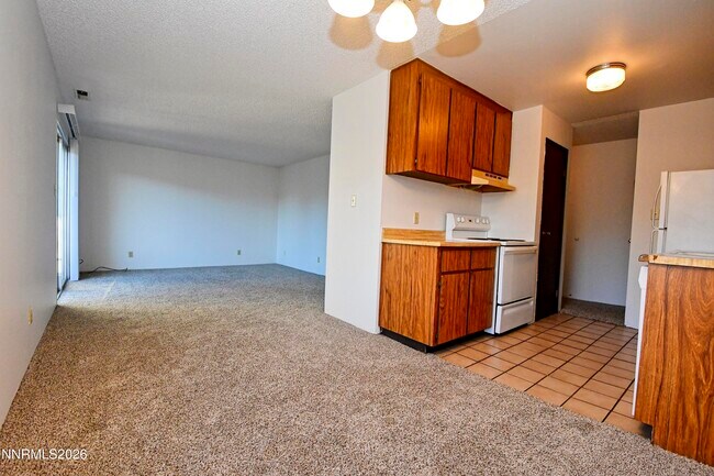 Foto del edificio - 400 S Saliman Rd