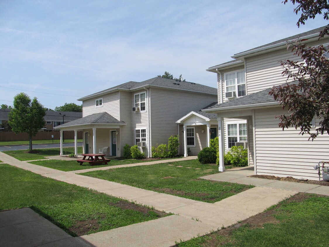 Foto principal - Claire Court Apartments