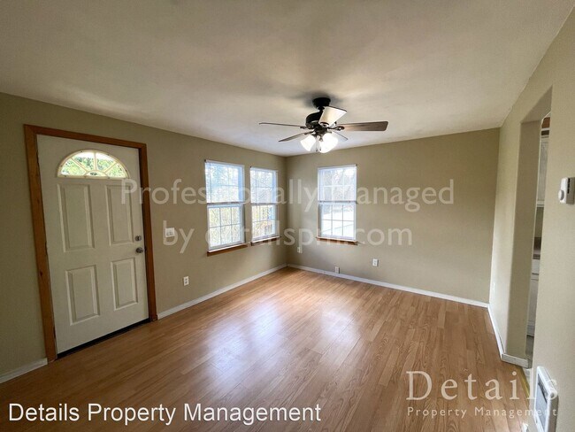 Building Photo - 2 br, 1 bath House - 3915 Perry Ave NE