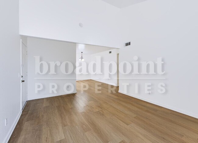 Foto del edificio - 2536 White Oak Pl