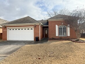 Building Photo - 15047 Ashmont Blvd SE