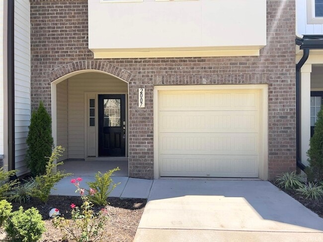 Photo - 2007 Nandina Trl Townhome