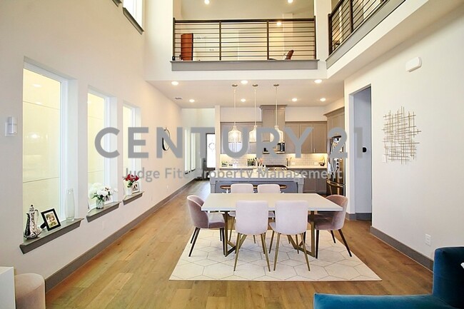 Building Photo - Gorgeous 2-Story 3/2.5/2 in Merion at Midt...