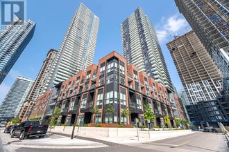 Building Photo - 4130-4130 Parkside Village Dr