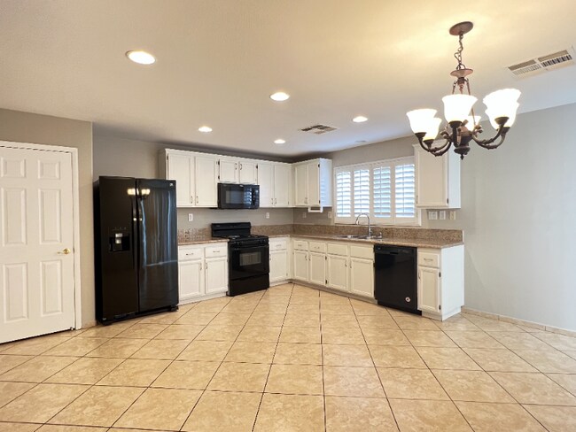 Building Photo - 8048 Windmill Villa St