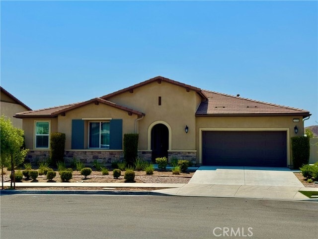 Primary Photo - 24201 Arroyo Dr
