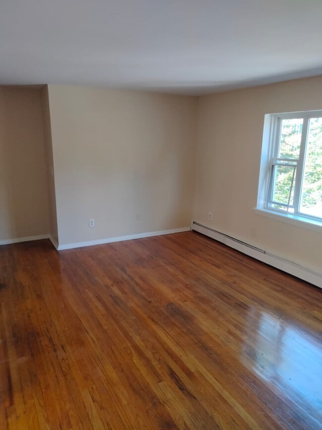 Photo - 29-31 Annawan St Townhome