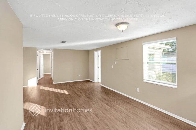 Building Photo - 3910 Beechwood Dr