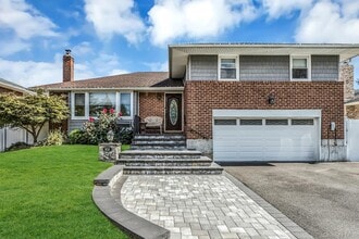 Building Photo - 956 Plum Tree Rd W