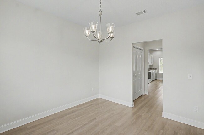 Foto del edificio - 173 Mcclelland Lp NE