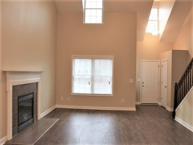 Building Photo - 386 Hemhill Dr