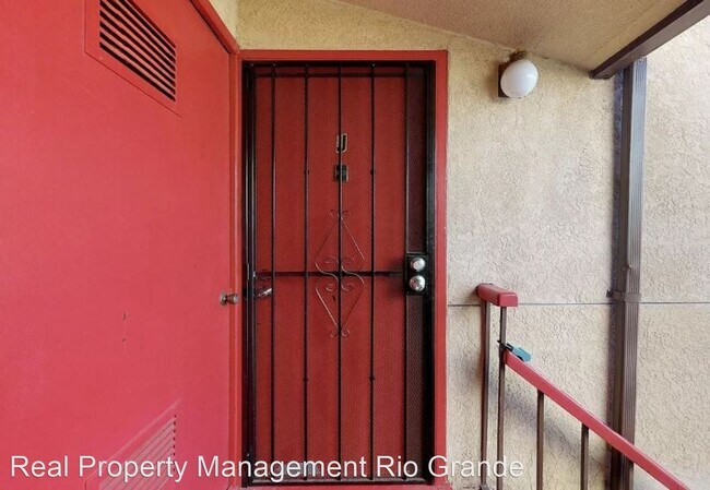 Building Photo - 2 br, 2 bath House - 602 Lakeview Cir UNIT J