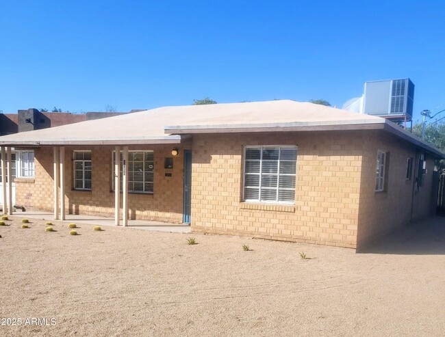 Foto del edificio - 1704 W Colter St