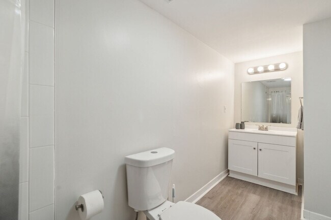 Building Photo - 808 Wharton Dr