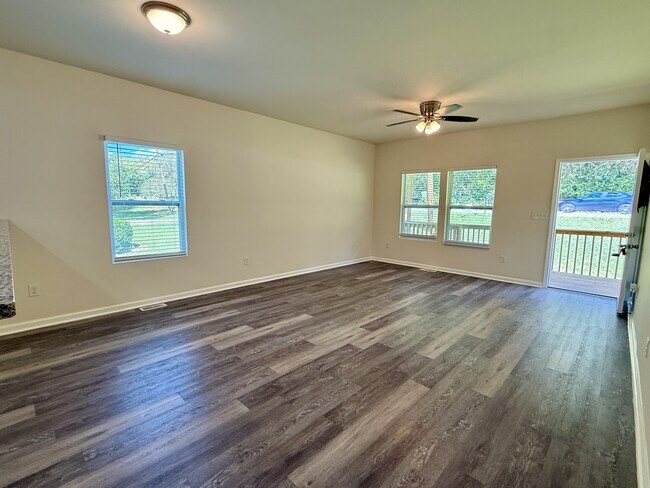 Foto del edificio - 1582 Hobbs Island Rd SE