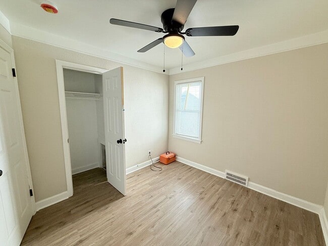 Foto del edificio - This beautifully updated 3-bedroom, 1-bath single-family home is ready for move-in!