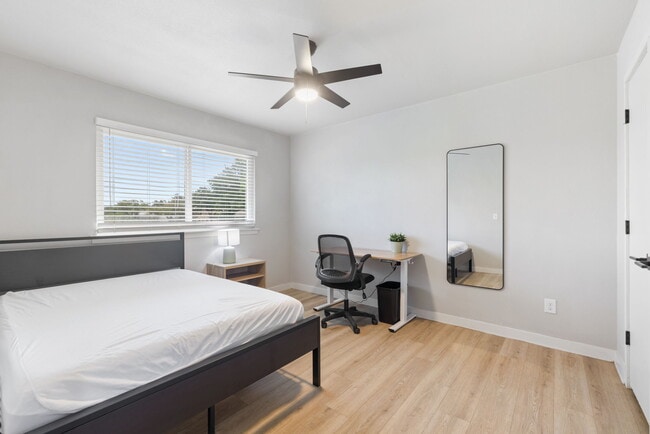 Building Photo - 1910 N Floyd Rd