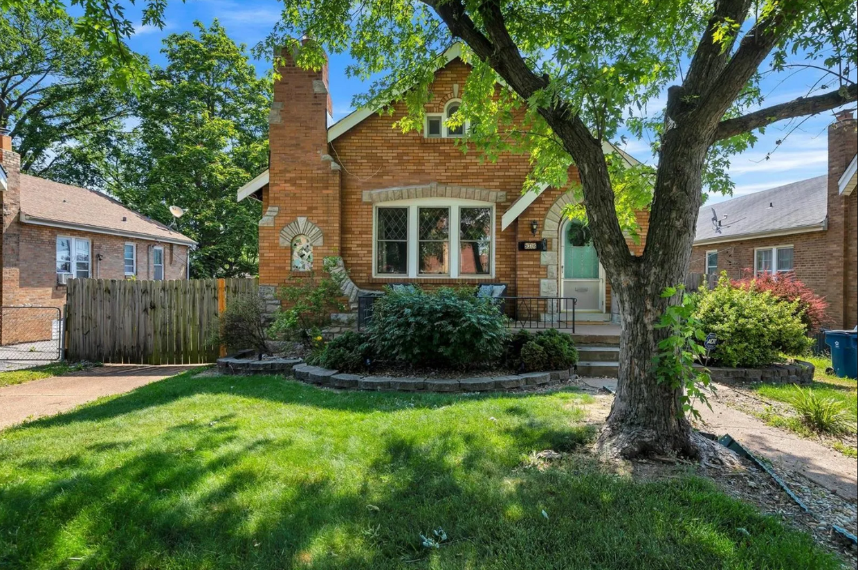 Primary Photo - 9316 Althea Ave