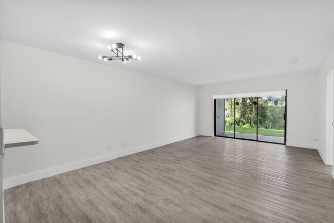 Foto del edificio - Exceptional two-bedroom, two-bath property...
