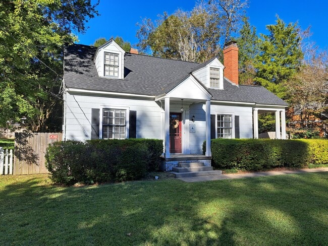Building Photo - 3224 Le Bron Rd
