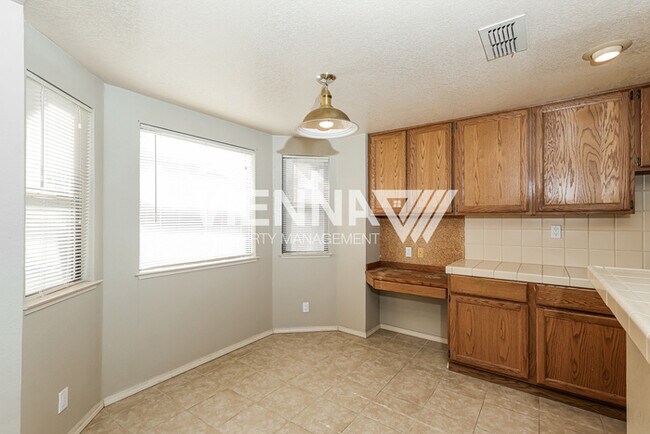 Building Photo - 441 N Lexington Dr