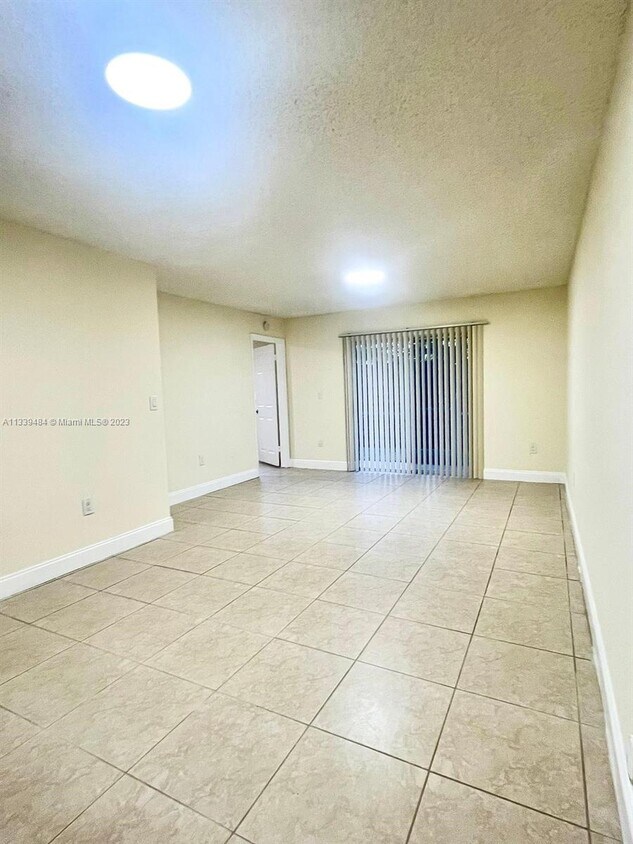 422 NE 210th Cir Terrace Unit 101, Miami, FL 33179 Condo for Rent in