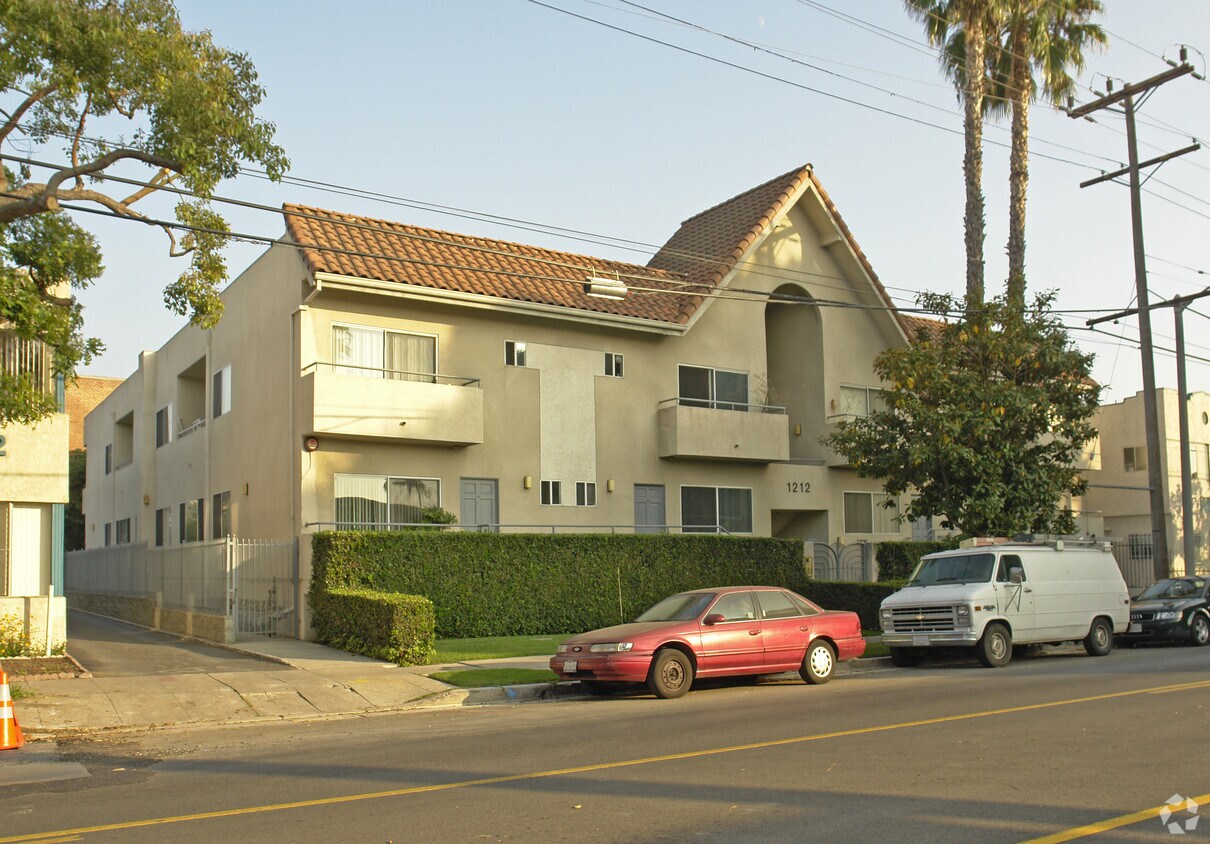 1212 N Gower St, Los Angeles, CA 90038 Apartments Los Angeles, CA