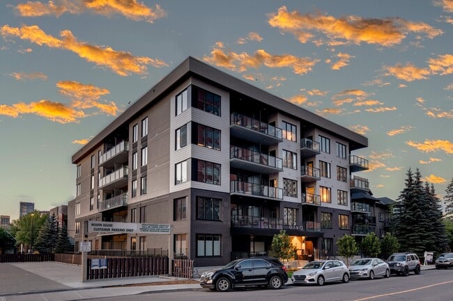 Building Photo - Elva