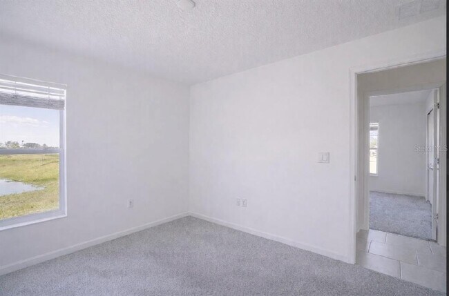 Foto del edificio - 9347 Revere Ave