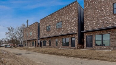 Building Photo - 401 Houghton St