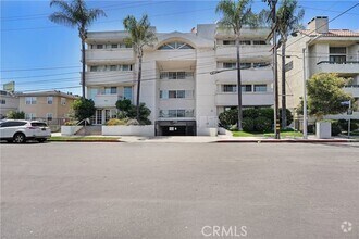 Building Photo - 5219 Newcastle Ave