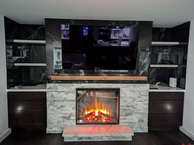 Foto del edificio - 4727 W Lake Sammamish Pkwy SE