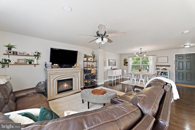 Building Photo - 1821 Meadow Lark Dr