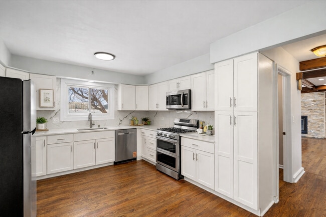 Foto del edificio - 931 Canterbury Dr