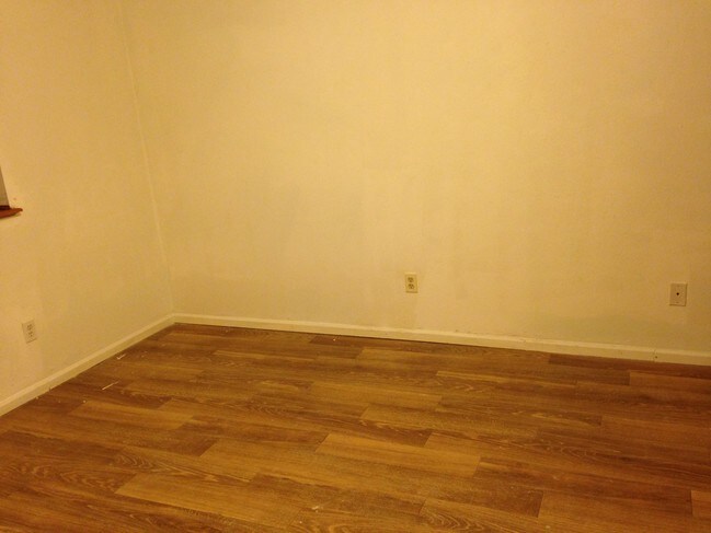 Building Photo - 2204 S Del Norte Dr