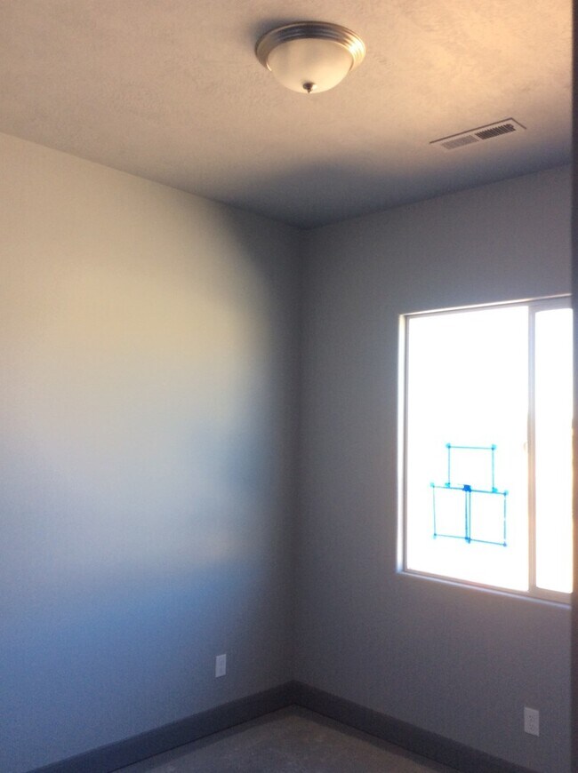 Building Photo - Tanzanite Townhome